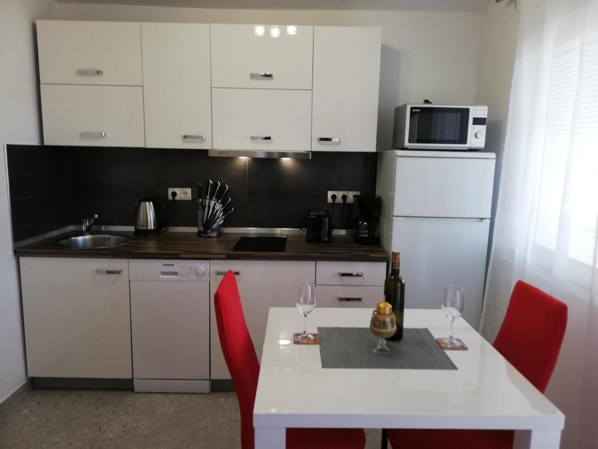 Apartmani Poljanec Vir Exterior photo